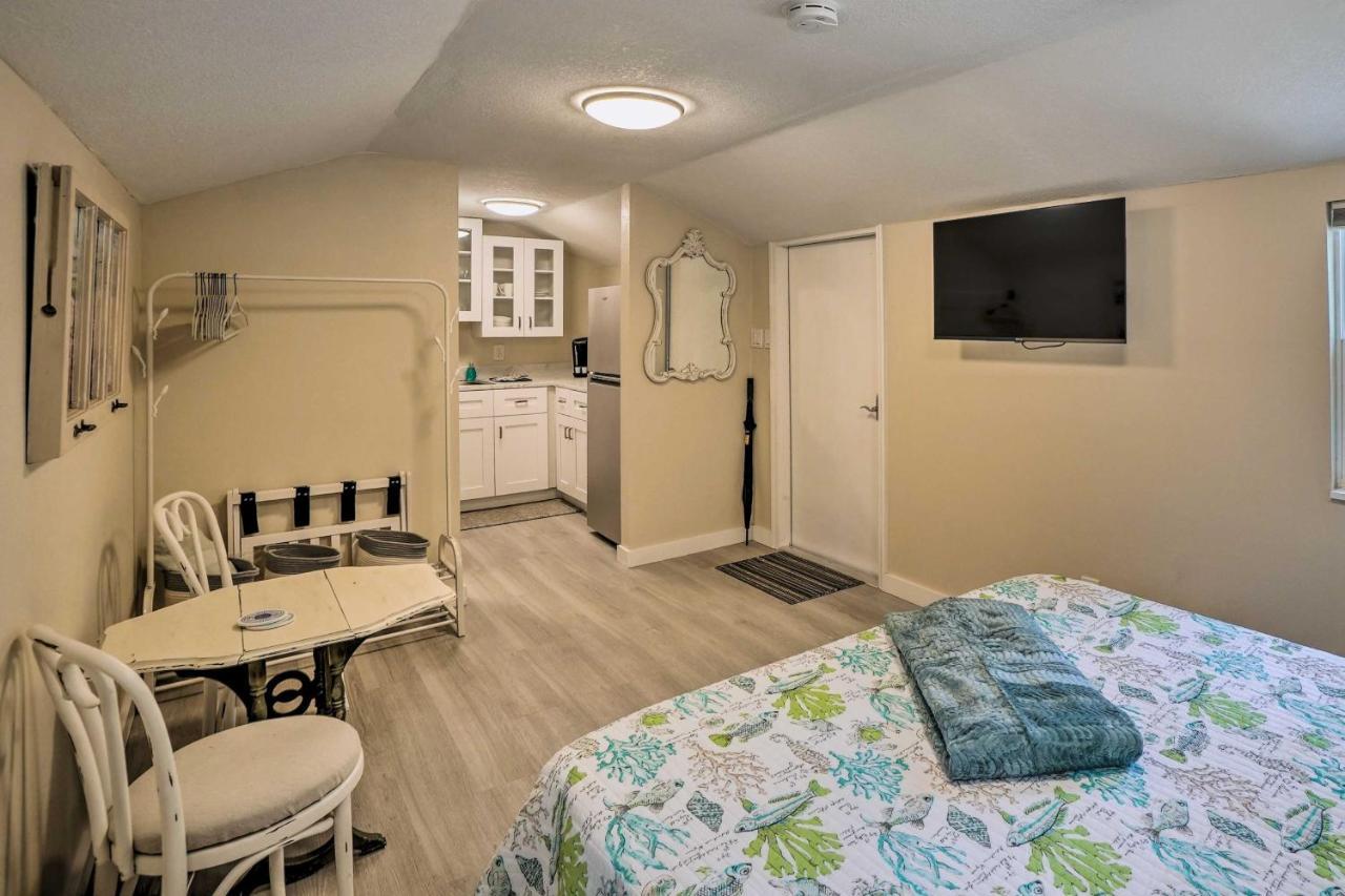 Tropical Palm Harbor Studio Walk To Gulf! Bagian luar foto