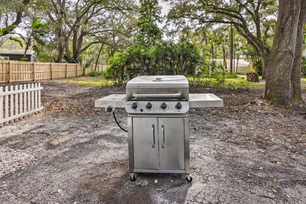 Tropical Palm Harbor Studio Walk To Gulf! Bagian luar foto